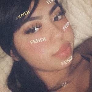 Meet your Posher, Angelina